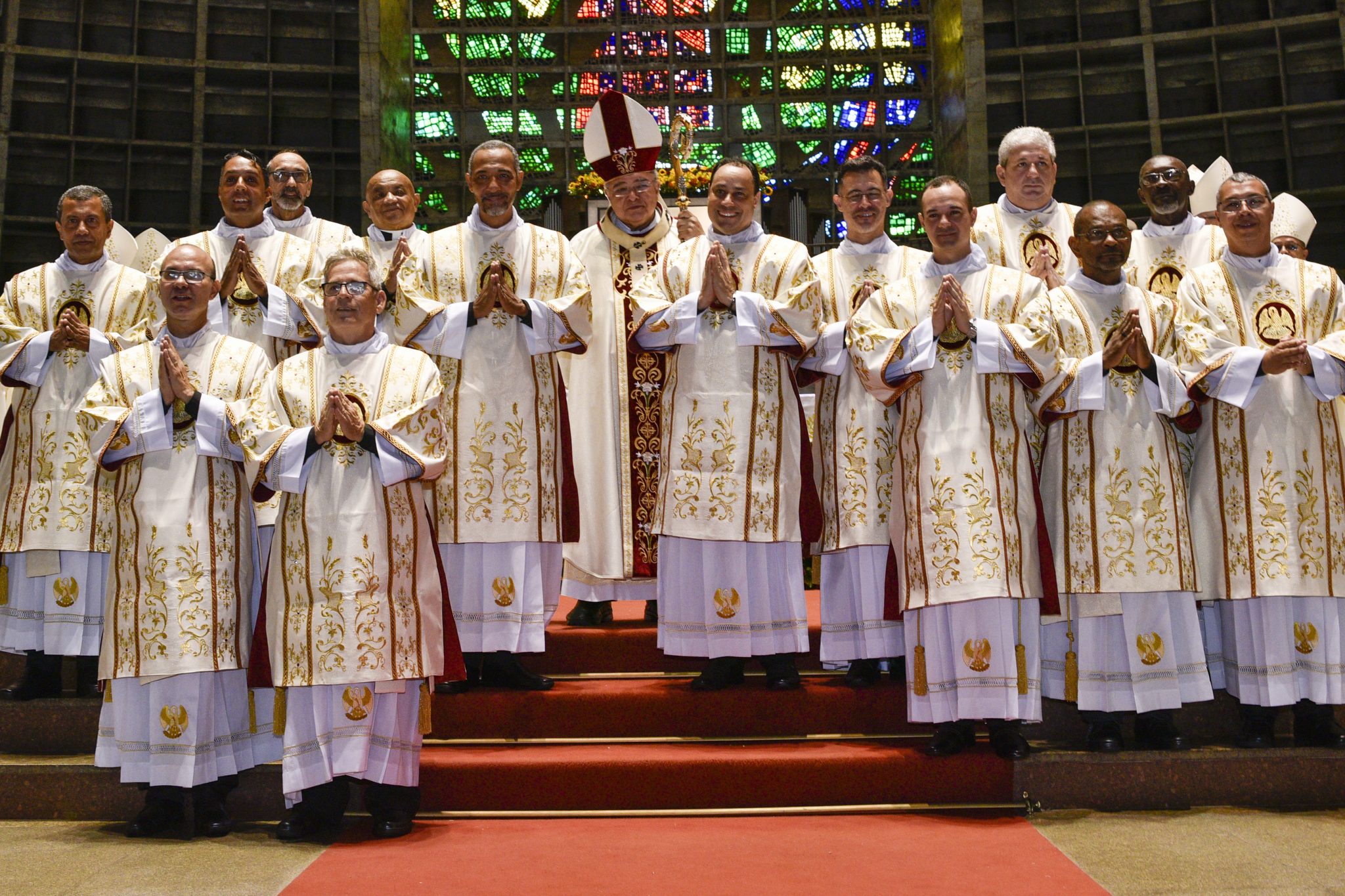 Cardeal Tempesta ordena 14 diáconos permanentes Arquidiocese de São